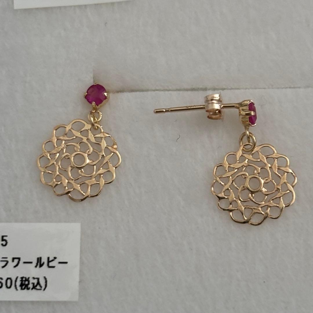 シエナロゼ　フラワー　ルビー　ピアス