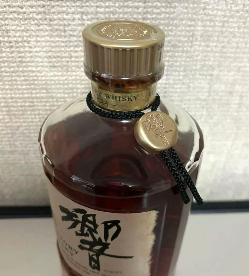 サントリー　SUNTORY ウイスキー 響 750ml 裏ゴールドラベル