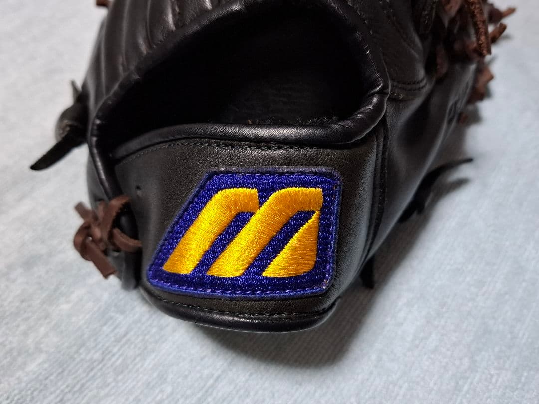 ミズノ　ワールドウィン　軟式オールラウンド　ビッグM　紐交換済み