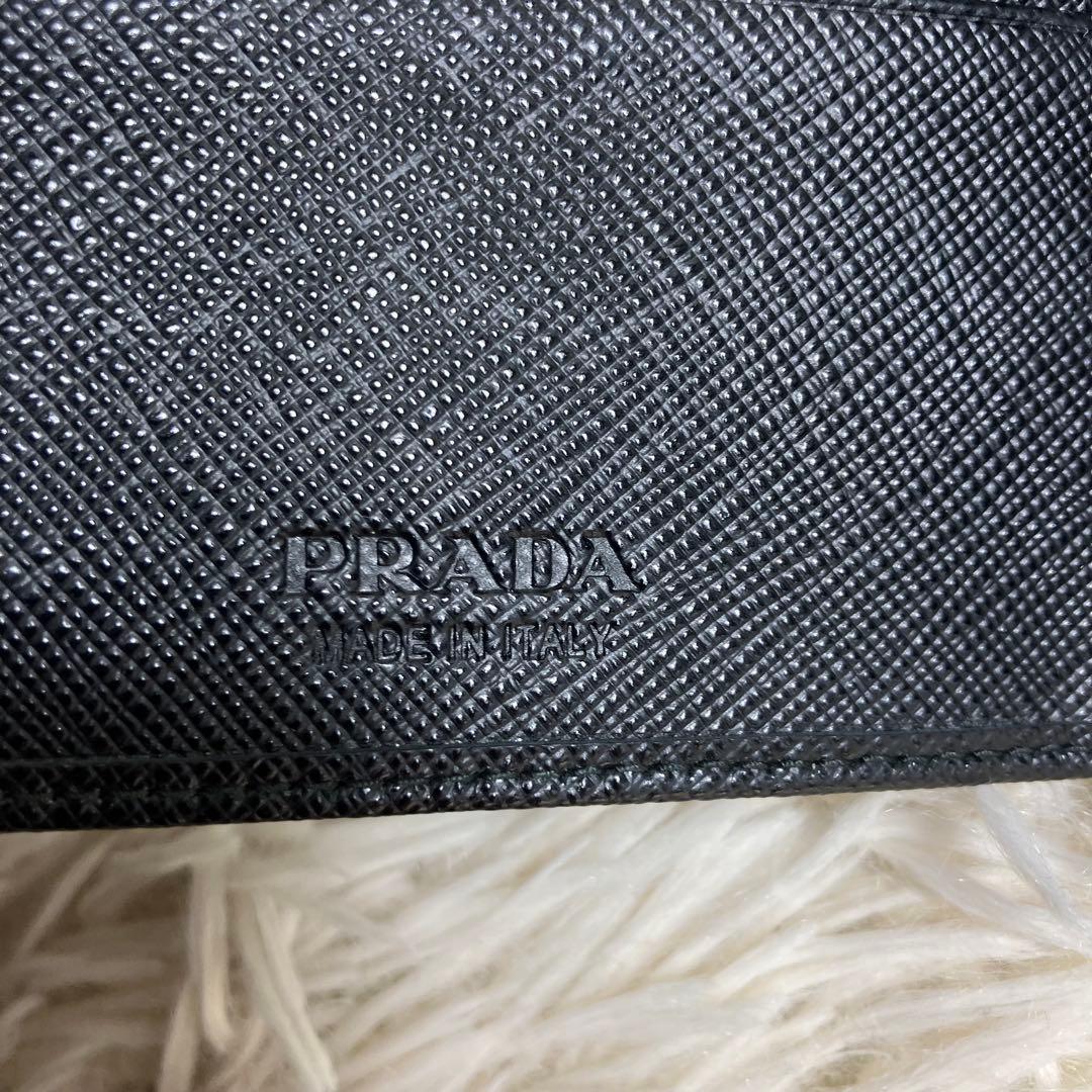 【極美品】 PRADA マネークリップ サフィアーノ 三角プレート IC内蔵