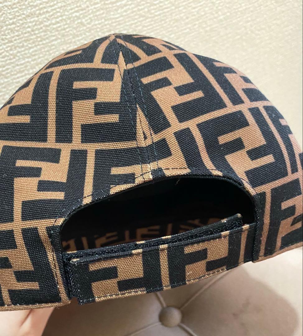 FENDI ロゴキャップ　正規品　コットン　ズッカ