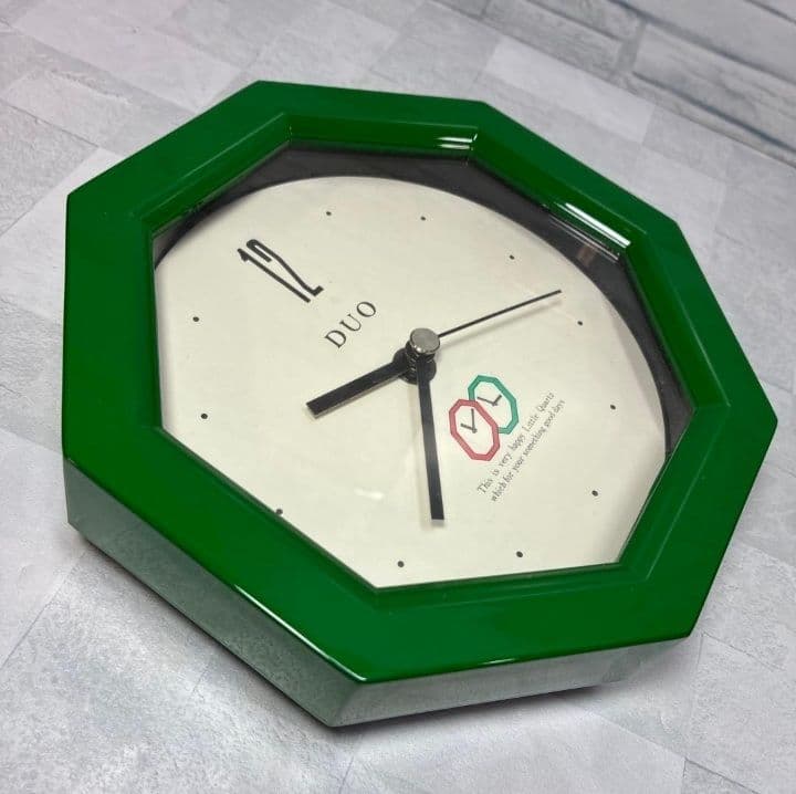 80's　掛け時計　ポストモダン　ビンテージ　レトロ　八角　グリーン