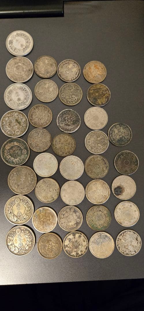 小型50銭銀貨 29枚、50銭銀貨 8枚、合計222g