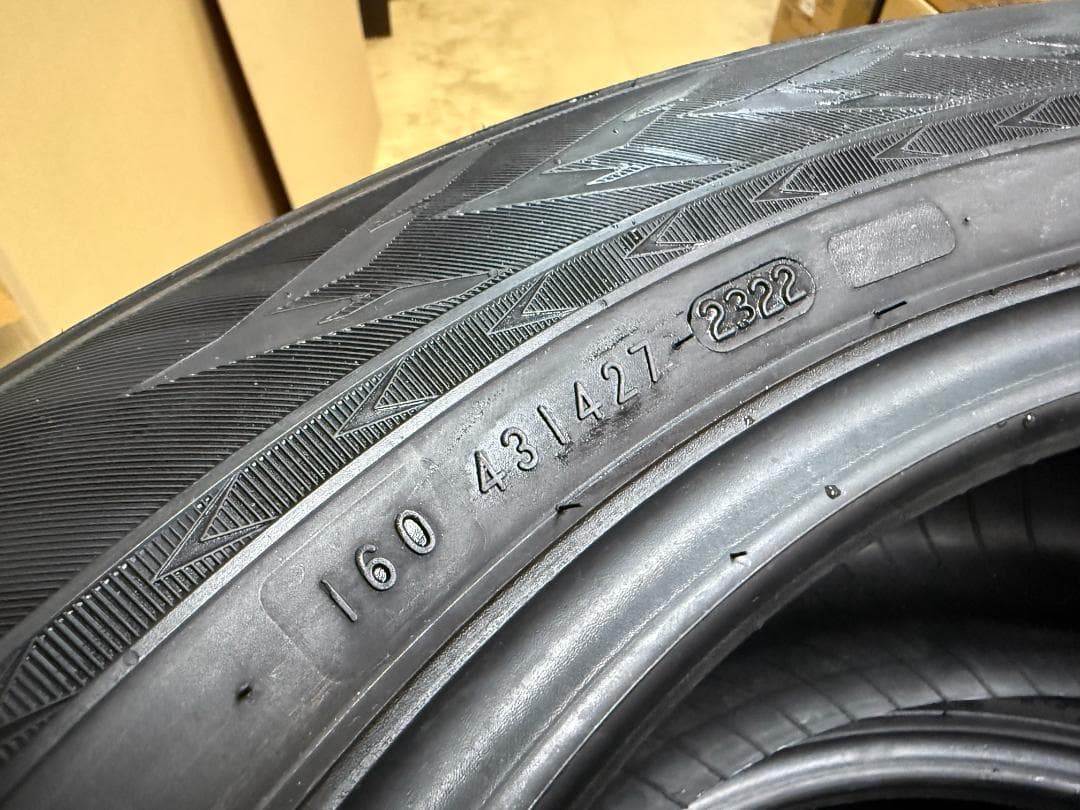 オールシーズンタイヤ NOKIAN 225/55R18 4本組