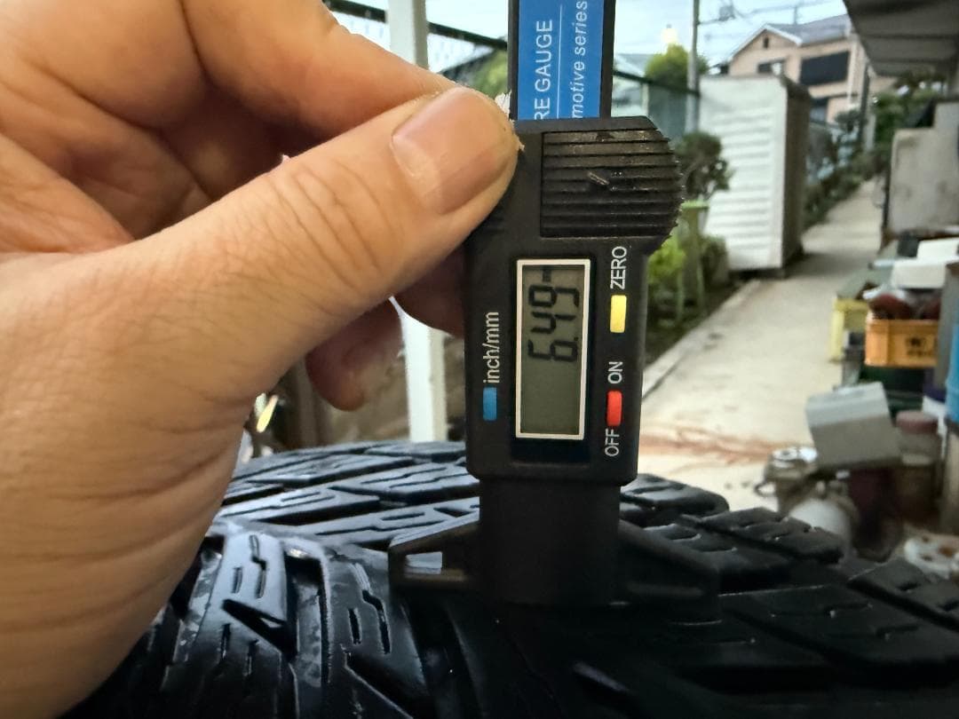 オールシーズンタイヤ NOKIAN 225/55R18 4本組