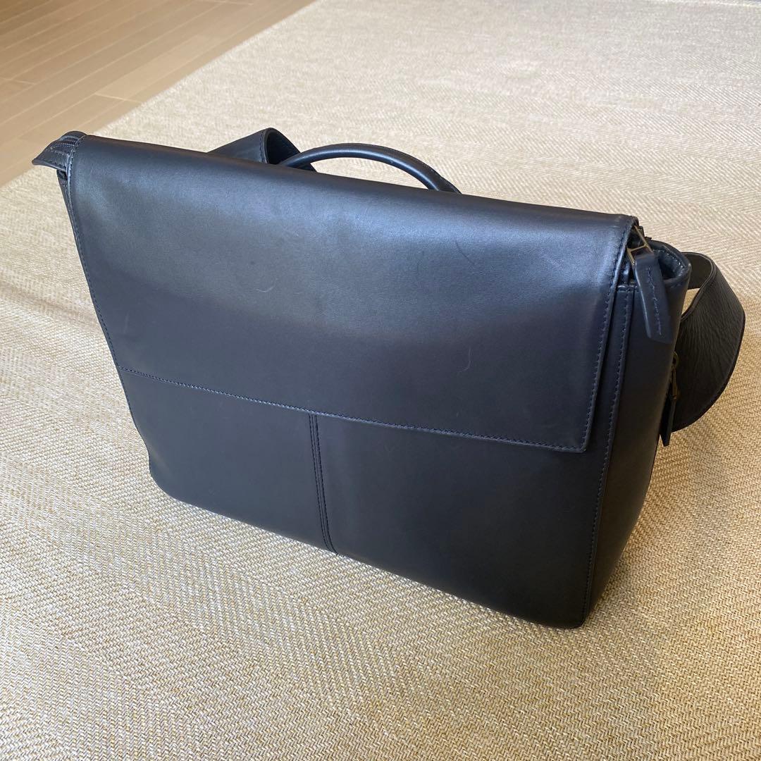 マザーハウス ザダン メッセンジャー ネイビー 斜めフラップ