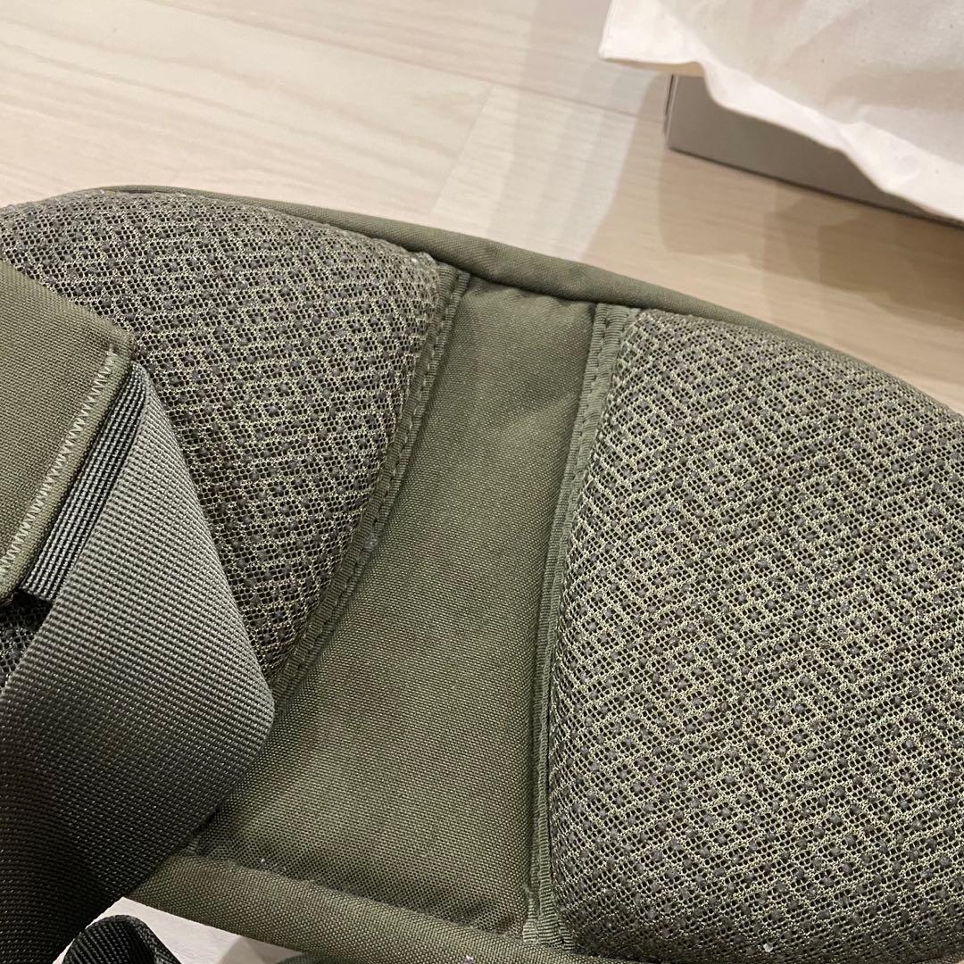 か*ぱ様 Hugoo ヒップシート付きショルダーバッグ　マザーズバッグ　カーキ