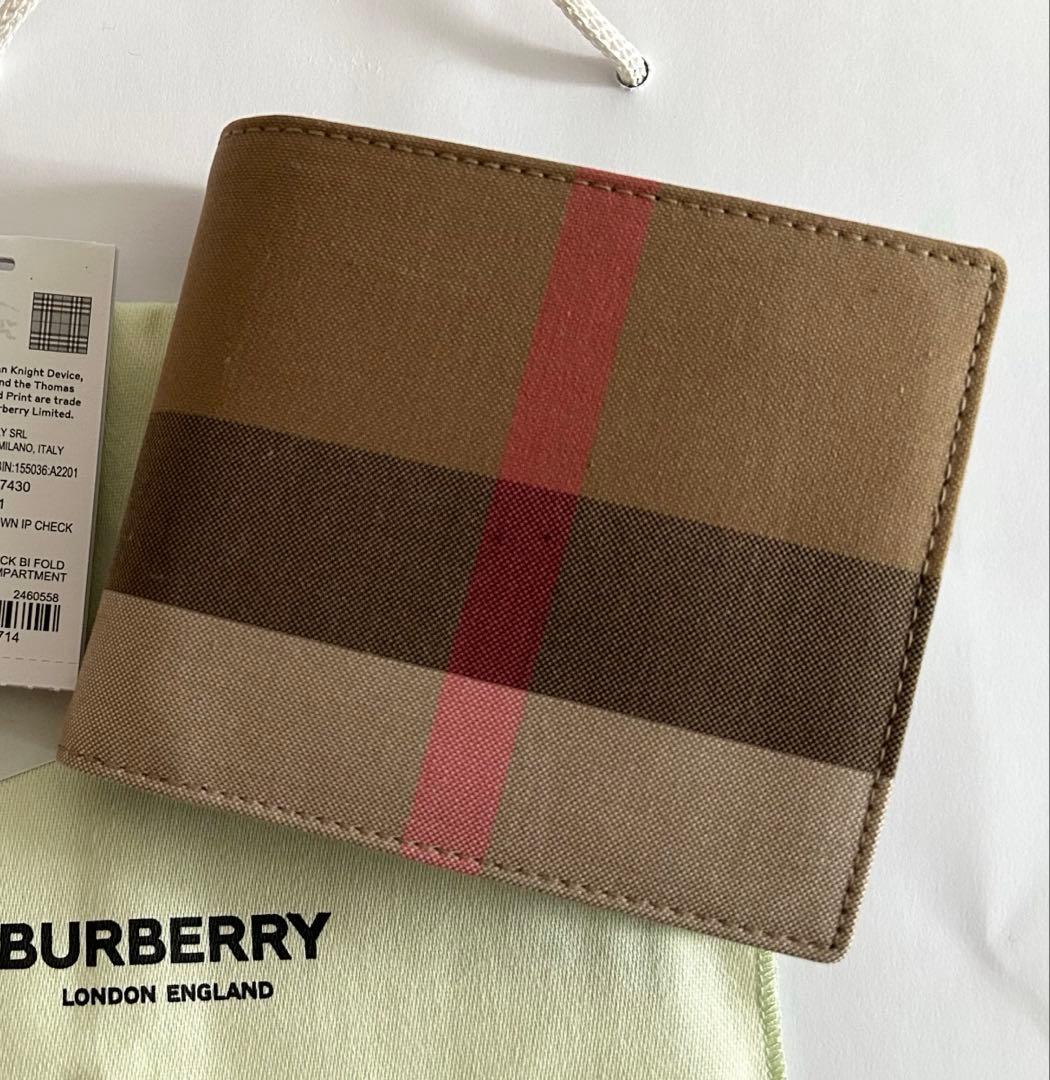 【みかんの花さま専用】バーバリー新品未使用 財布　メンズ　二つ折り