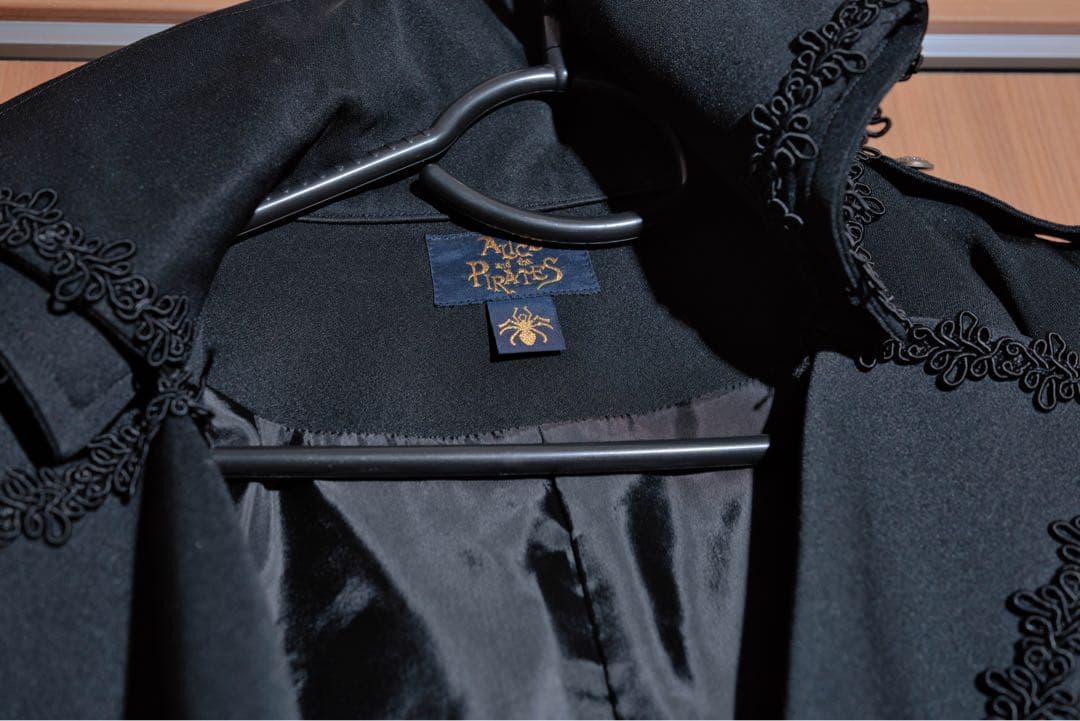 Alice and the Pirates ブラック トレンチコート アリパイ