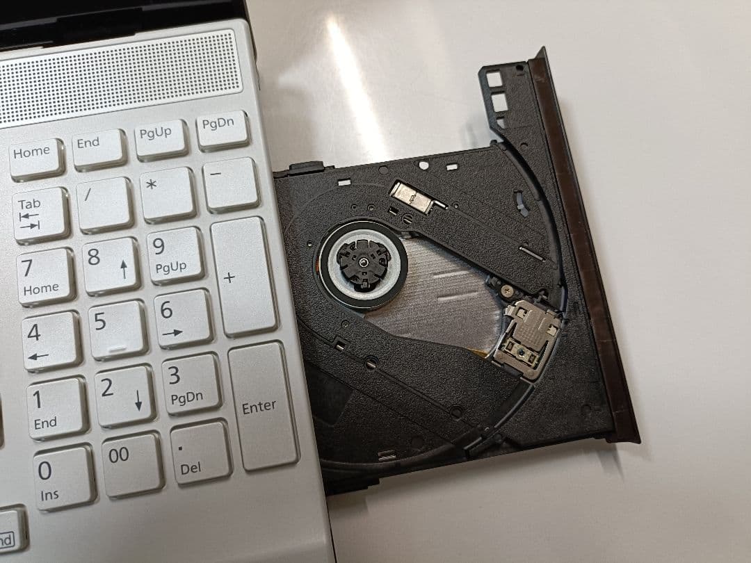 2021年12月製 Windows11 富士通 Ryzen3 5300U SSD