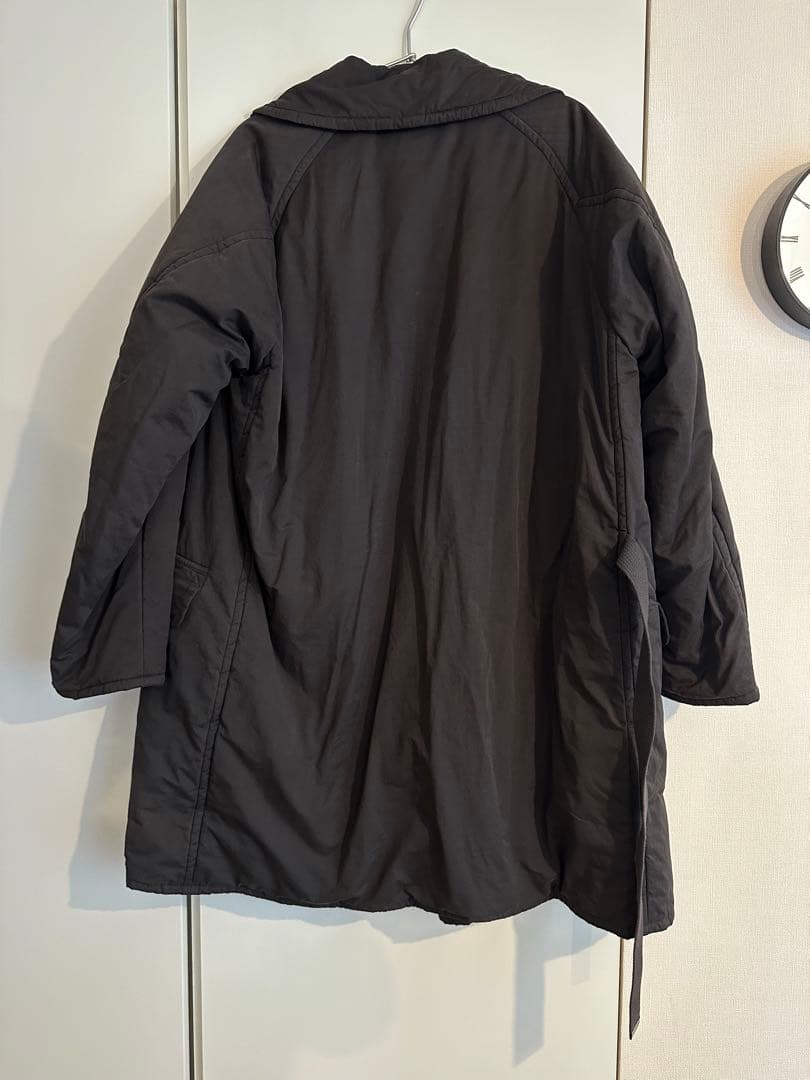 COMOLI 中綿(プリマロフト)タイロッケンショールカラーコート