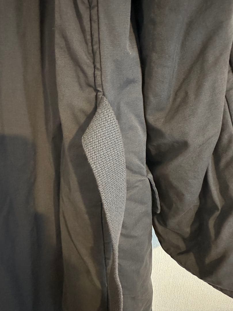 COMOLI 中綿(プリマロフト)タイロッケンショールカラーコート