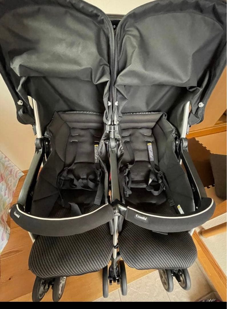 美品　combi ツインスピン　ダブルベビーカー ブラック 双子