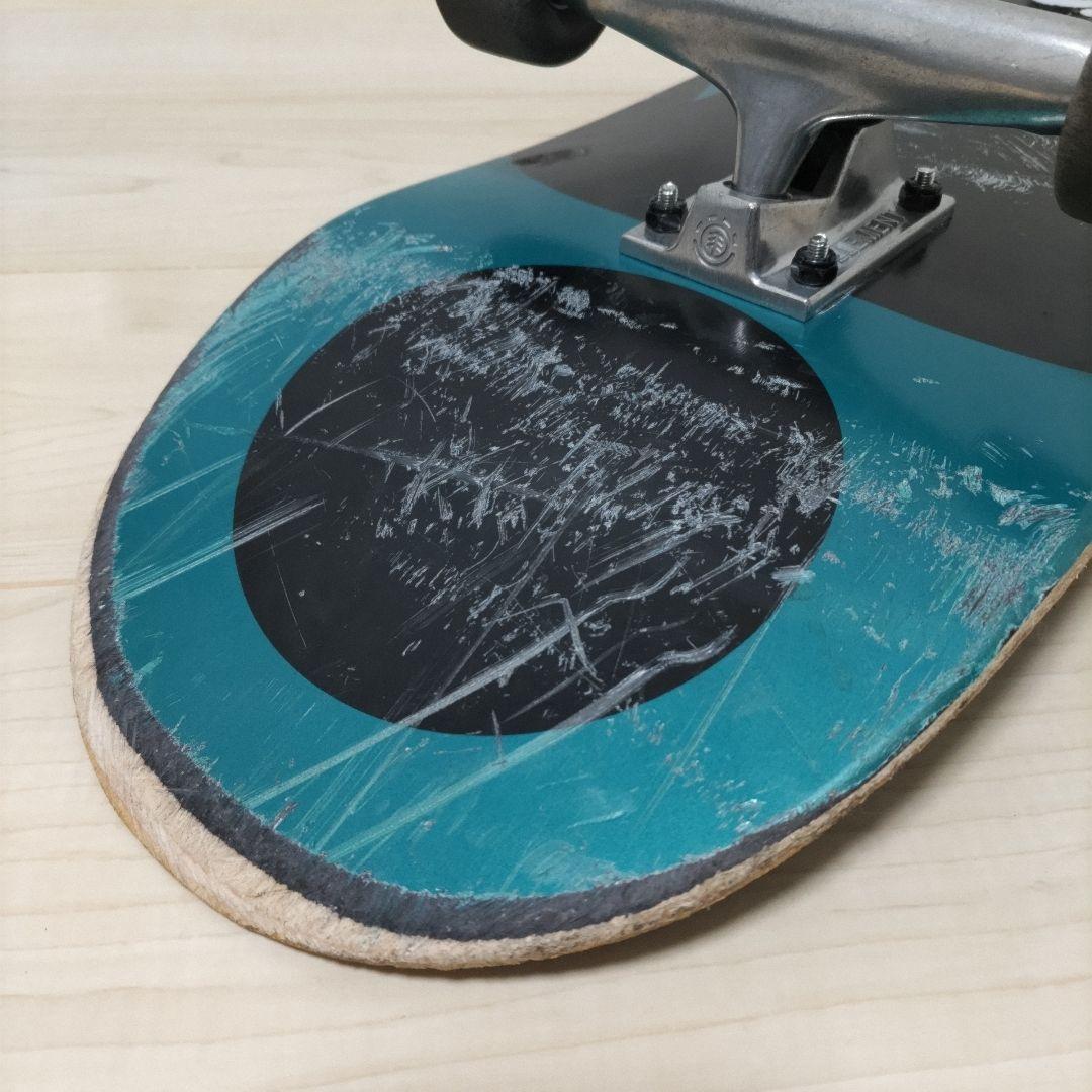 スケートボード　コンプリートデッキ