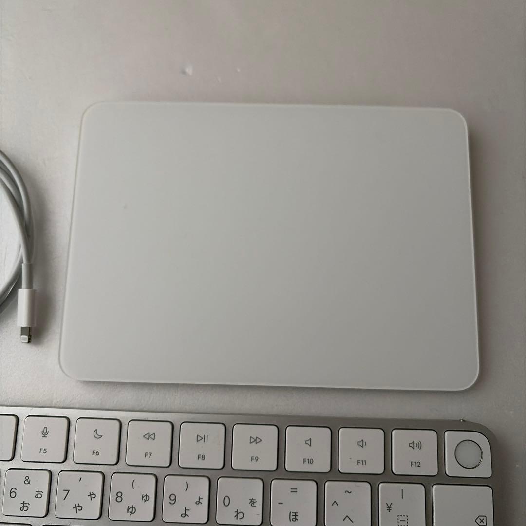 美品Touch ID Magic Keyboard & track pad