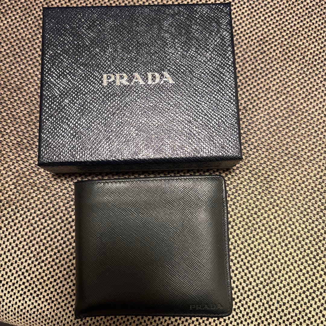 PRADA サフィアーノ 二つ折り財布 黒