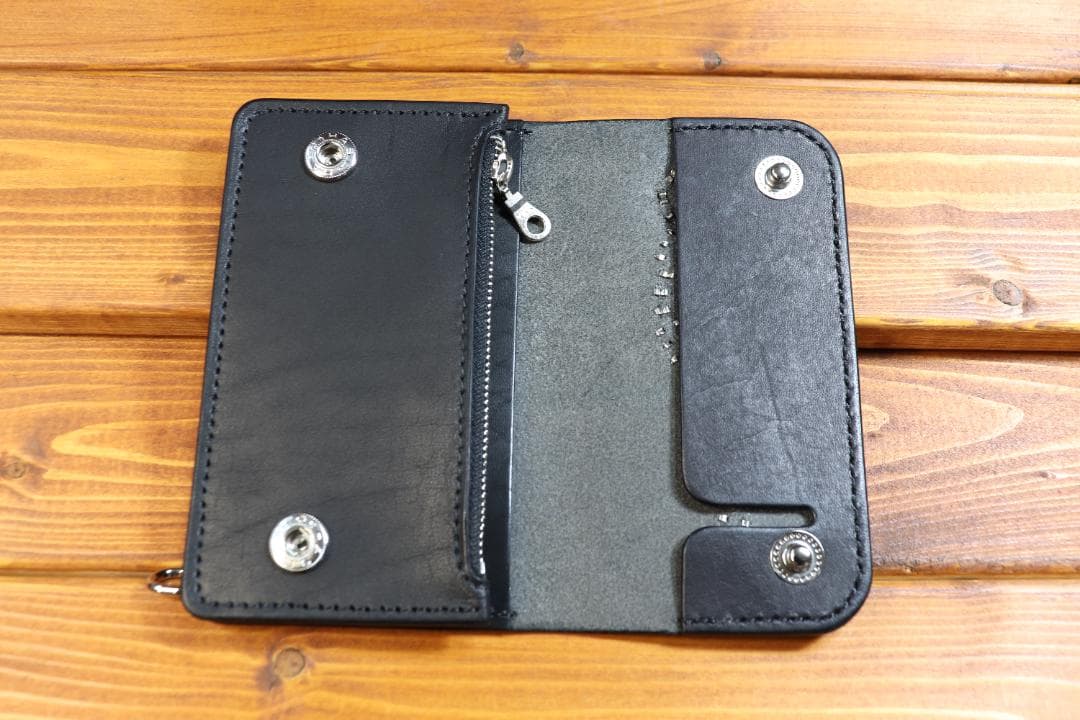 フラワースタッズミドルトラッカーウォレット ハトメ小判カン付き