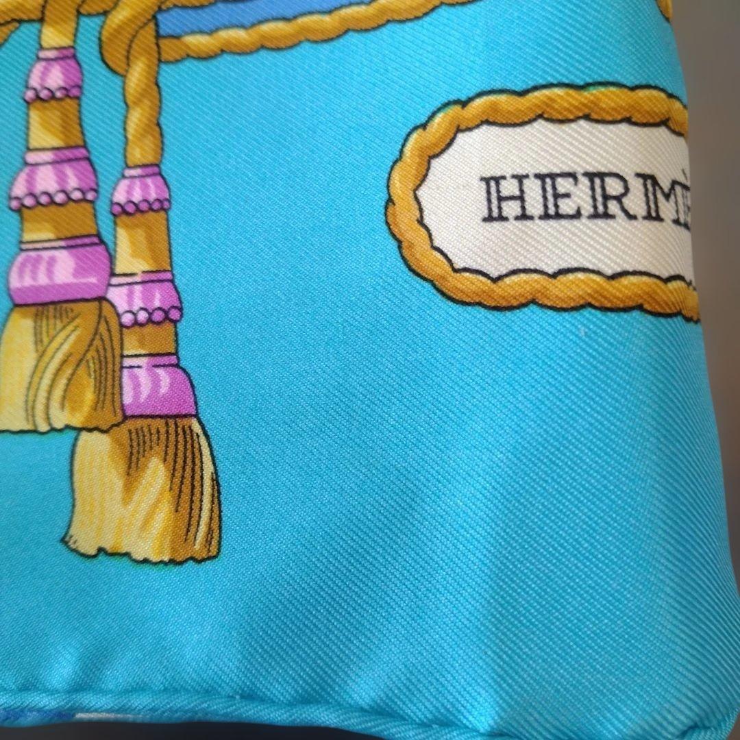 HERMÈS スカーフ 青緑色 金色装飾