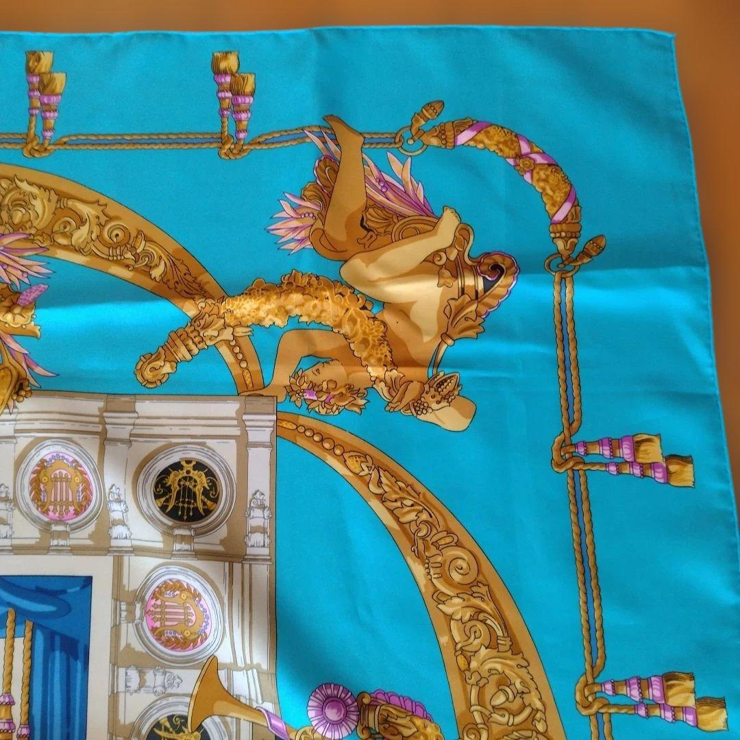 HERMÈS スカーフ 青緑色 金色装飾