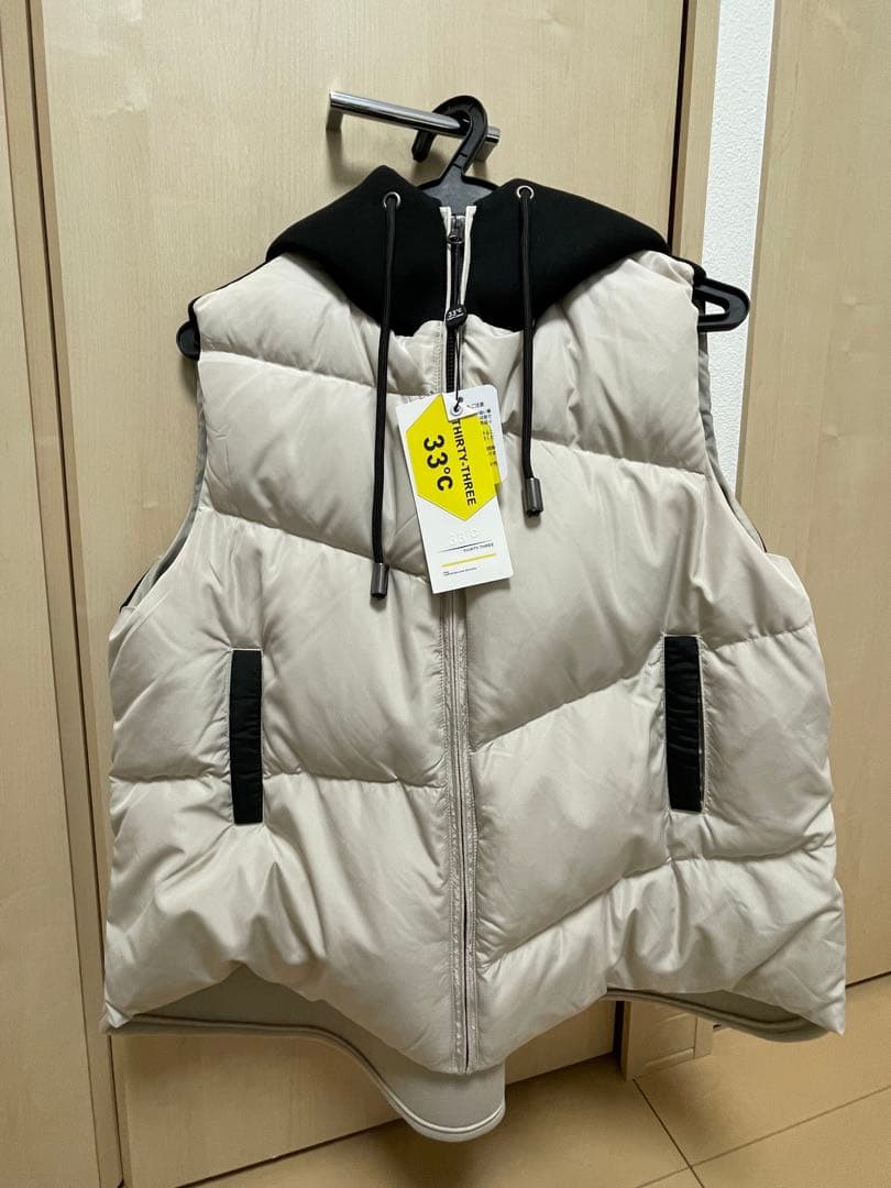 THIRTY-THREE 33°C フード付きダウンベスト