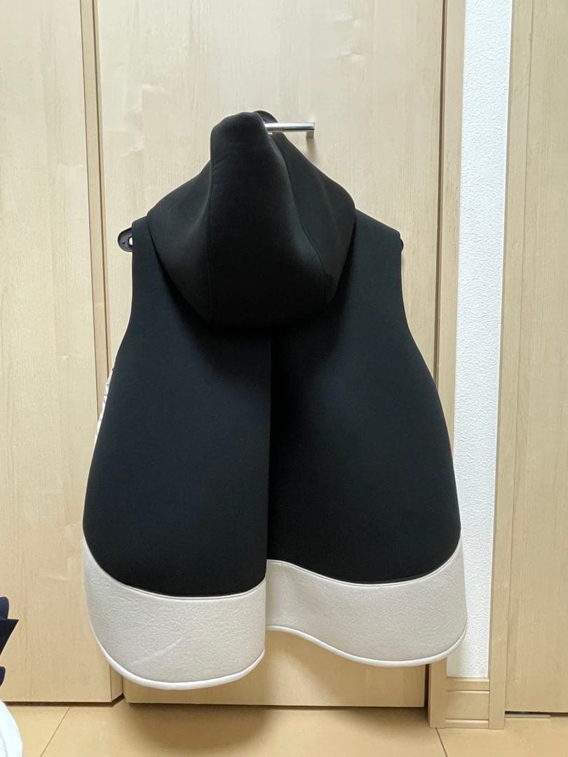 THIRTY-THREE 33°C フード付きダウンベスト