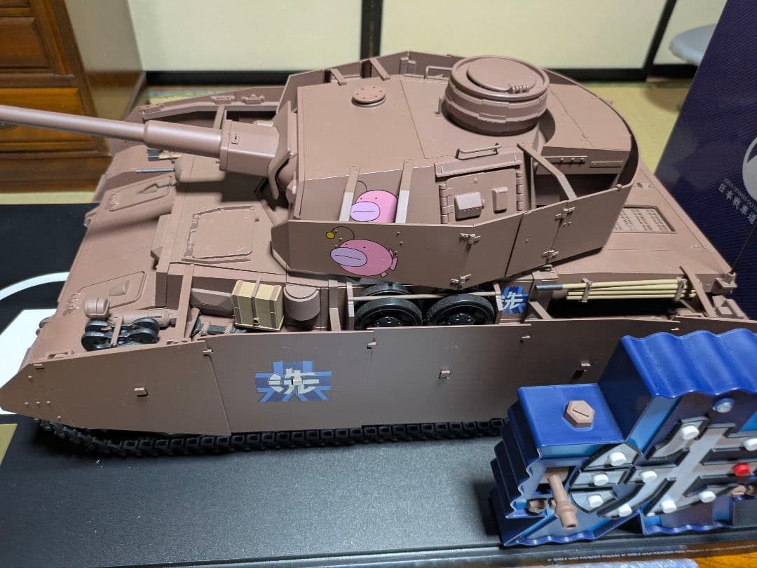 アシェット 週刊 ガールズ&パンツァー Ⅳ号戦車 H型D型改1〜100号　完成品