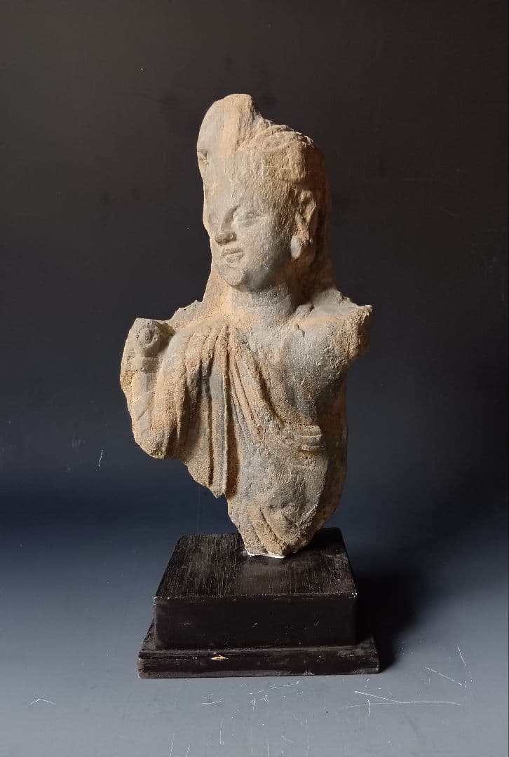 の*猫様 ガンダーラ・石仏/台座付き