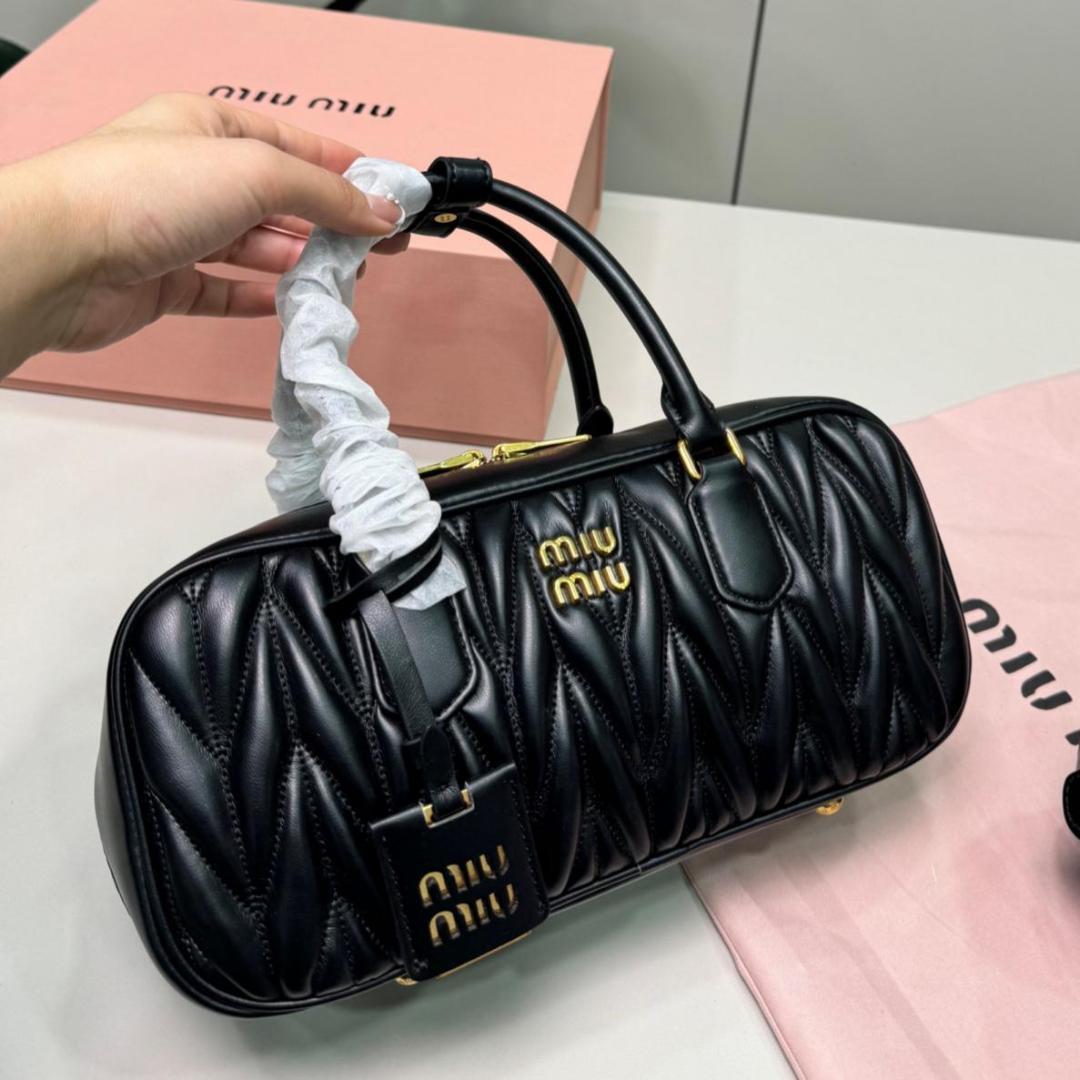 MM レザーバッグ ブラック ボストンバッグ ARCADIE 5BB148