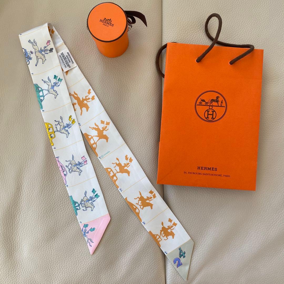 Hermes エルメス ツイリー Twilly 《エルメス・パラード》