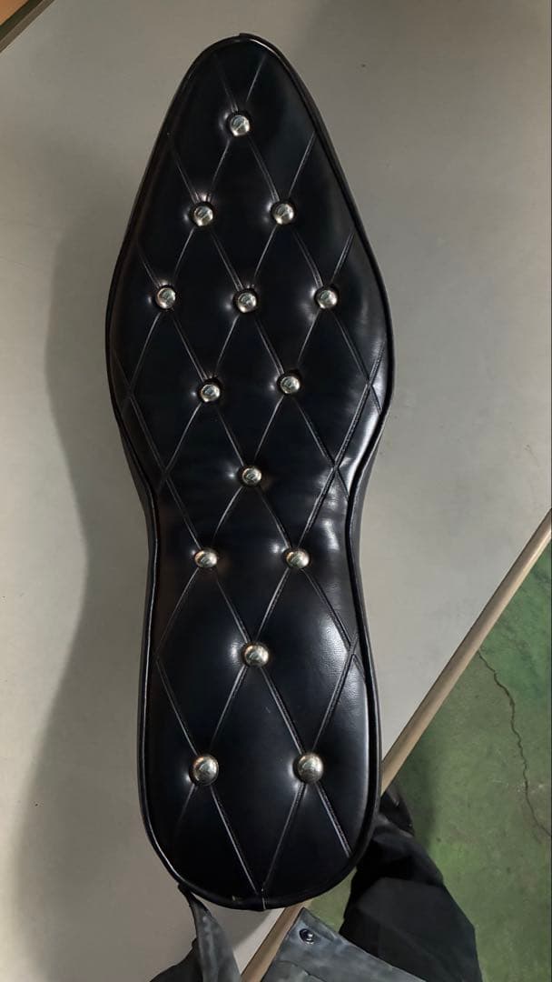 ジュリアーリー コブラシート ダイヤモンドキルティングショベルパンスポーツスター