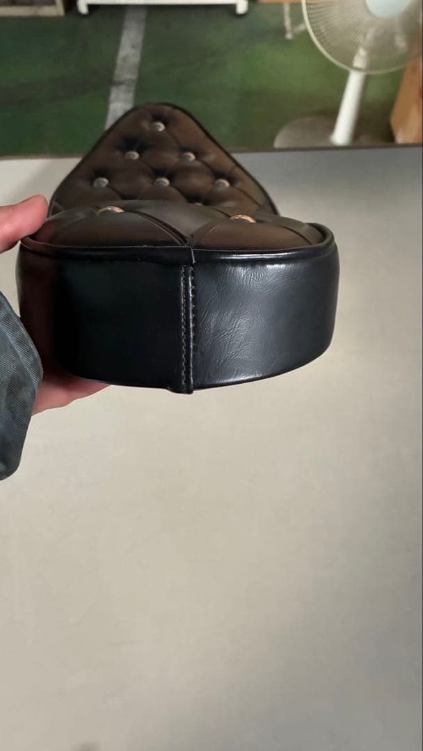 ジュリアーリー コブラシート ダイヤモンドキルティングショベルパンスポーツスター