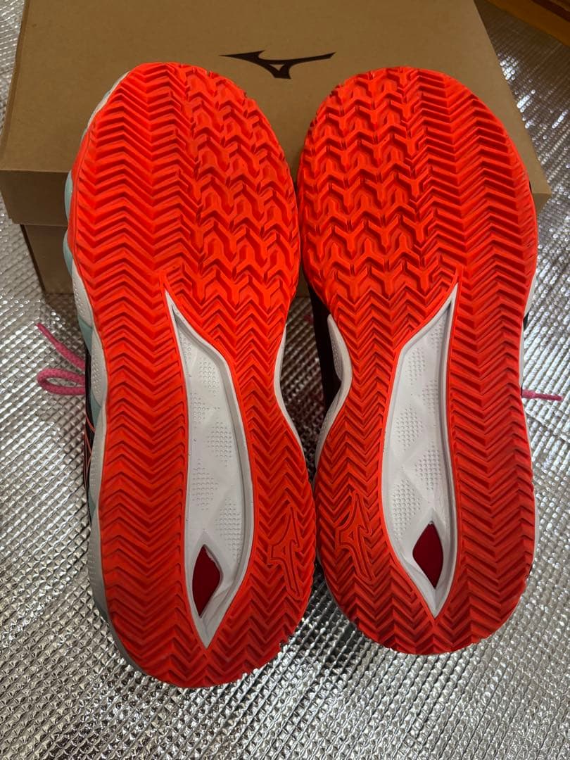 ミズノ　テニスシューズ　ウェーブエンフォースツアーOC 27センチ