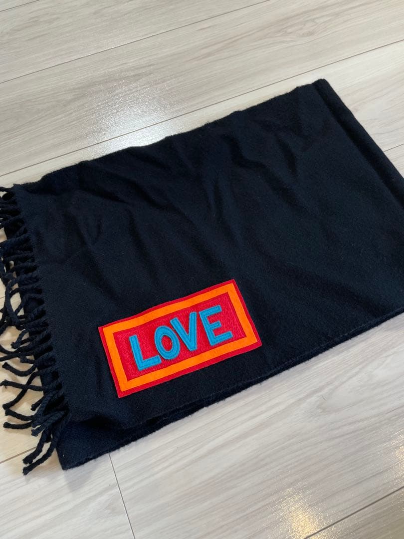FENDI LOVEロゴ ウールマフラー