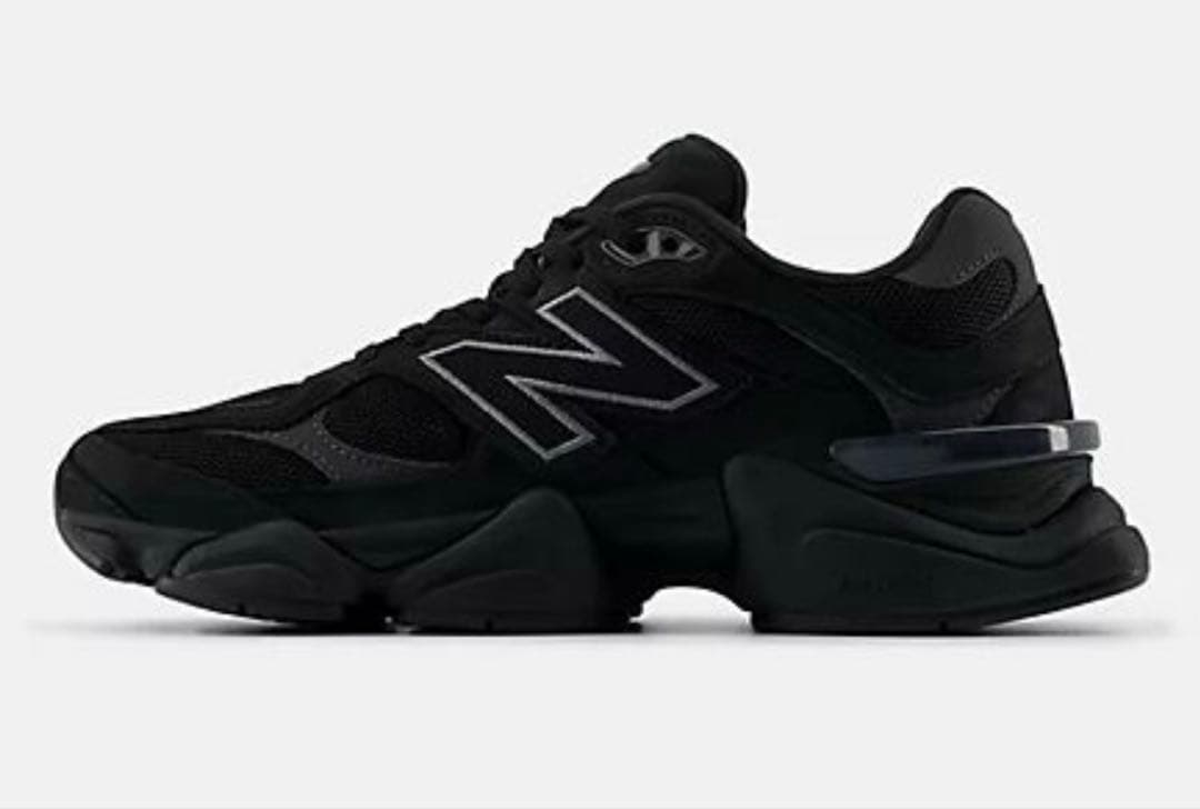 未使用 New Balance 9060 トリプルブラック U9060BPM
