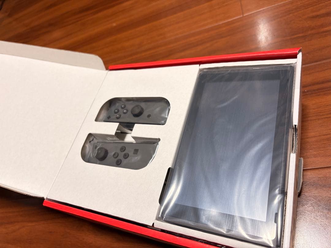 Nintendo Switch 本体　未使用