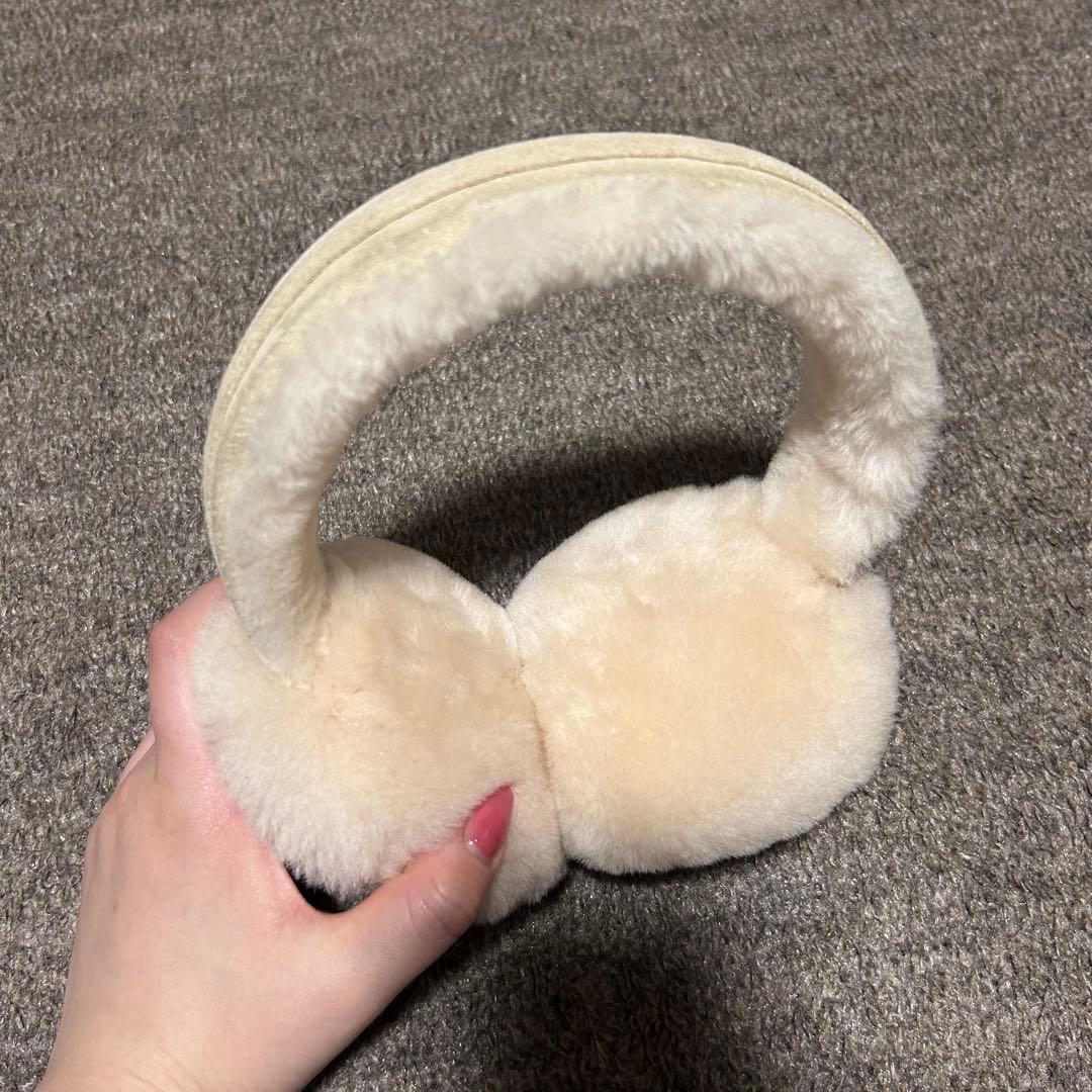 UGG クリーム色 耳あて・イヤーマフ