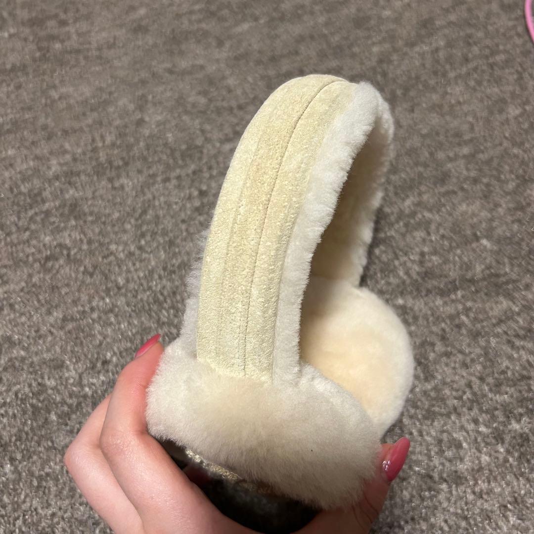 UGG クリーム色 耳あて・イヤーマフ