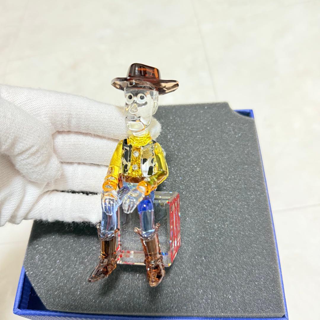 ディズニー スワロフスキー トイストーリー ウッディ カウボーイ