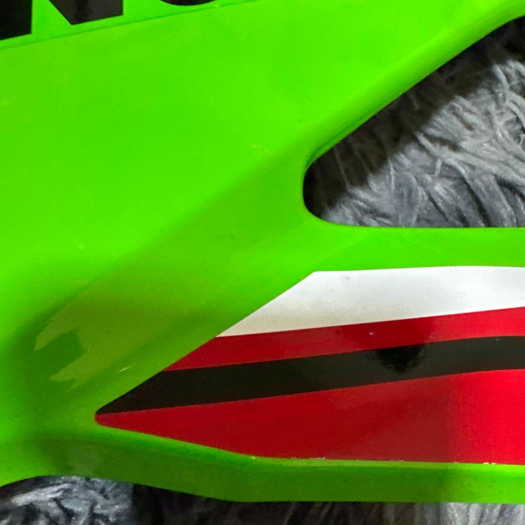 ninja ZX4RR純正アンダーカウル（左）