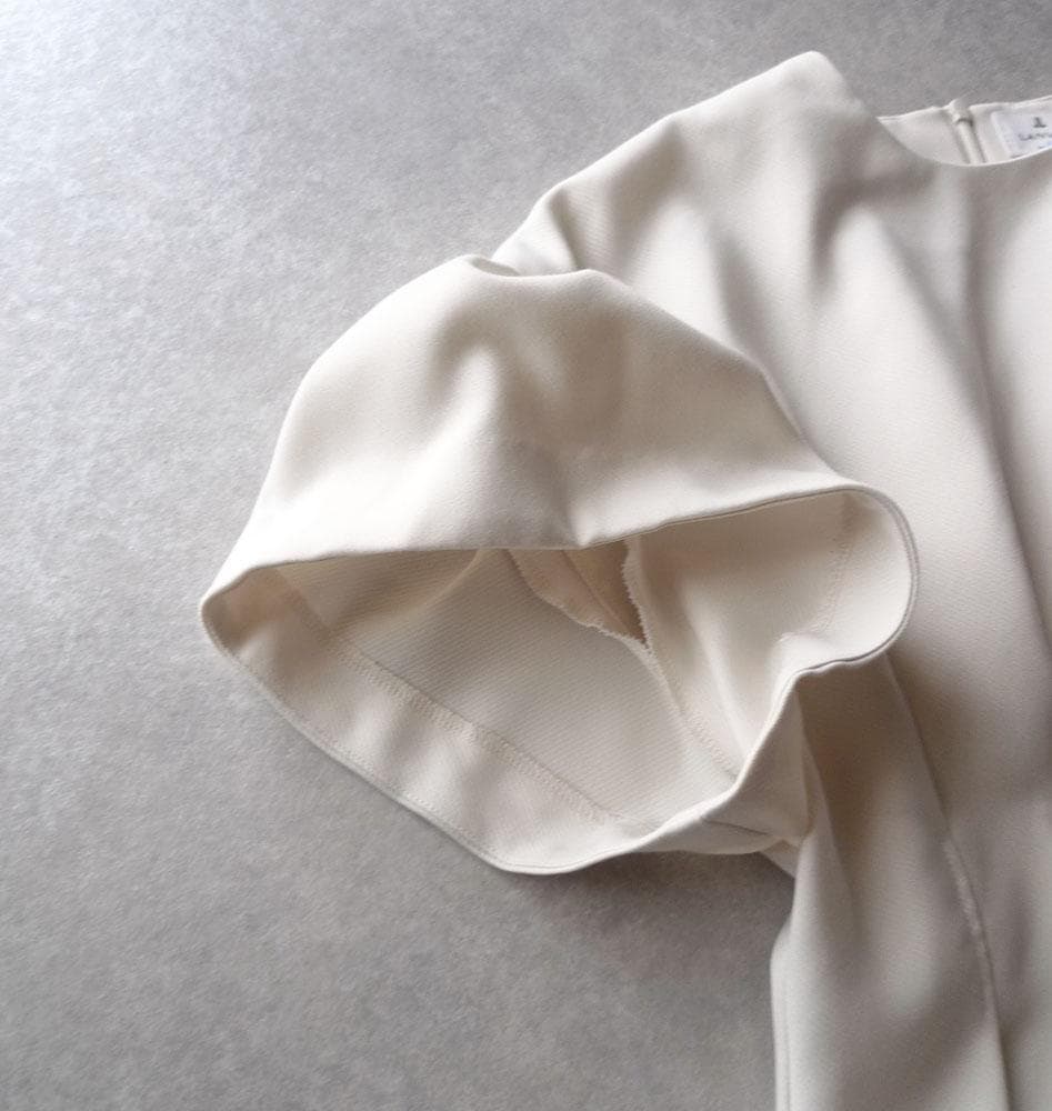 美品 ランバンオンブルー 2万 ペプラムブラウス ホワイト ギャザーブラウス