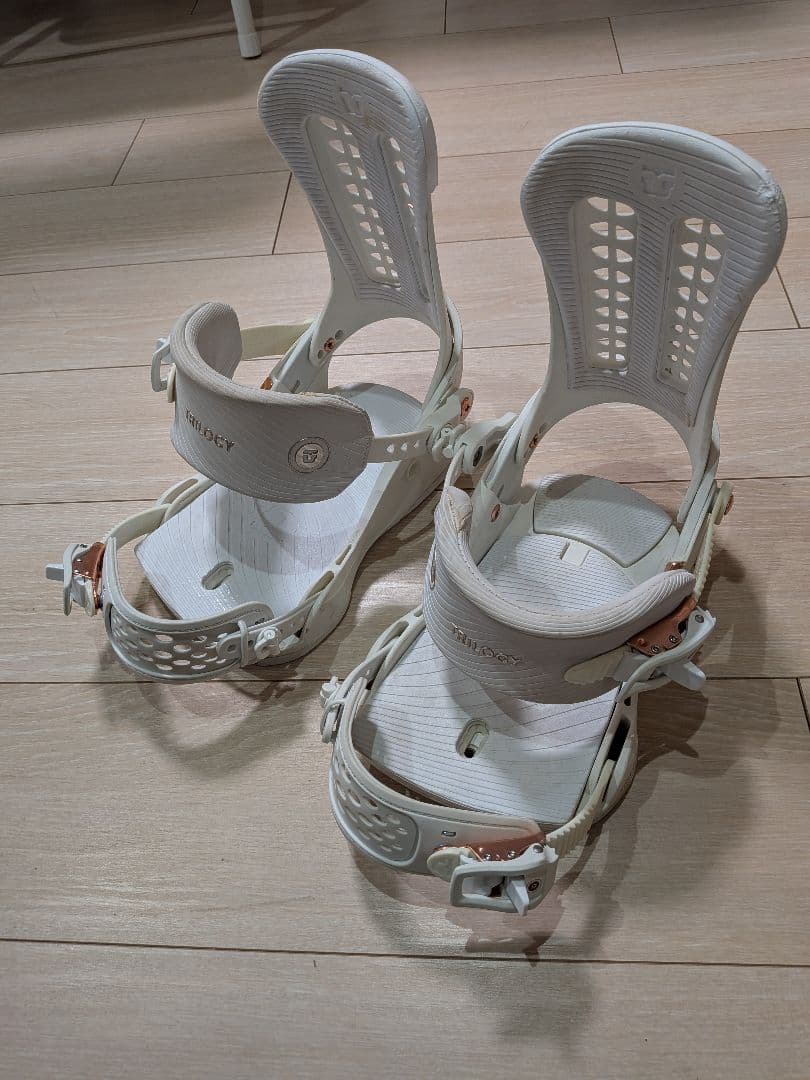 TRILOGY スノーボード　ビンディングホワイト　UNION　ユニオン