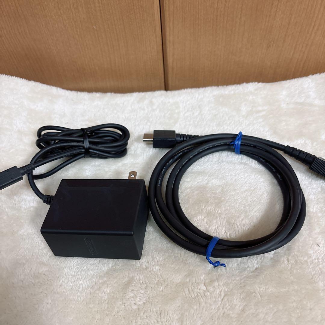 Nintendo Switch 本体　ネオンブルー／ネオンレッド