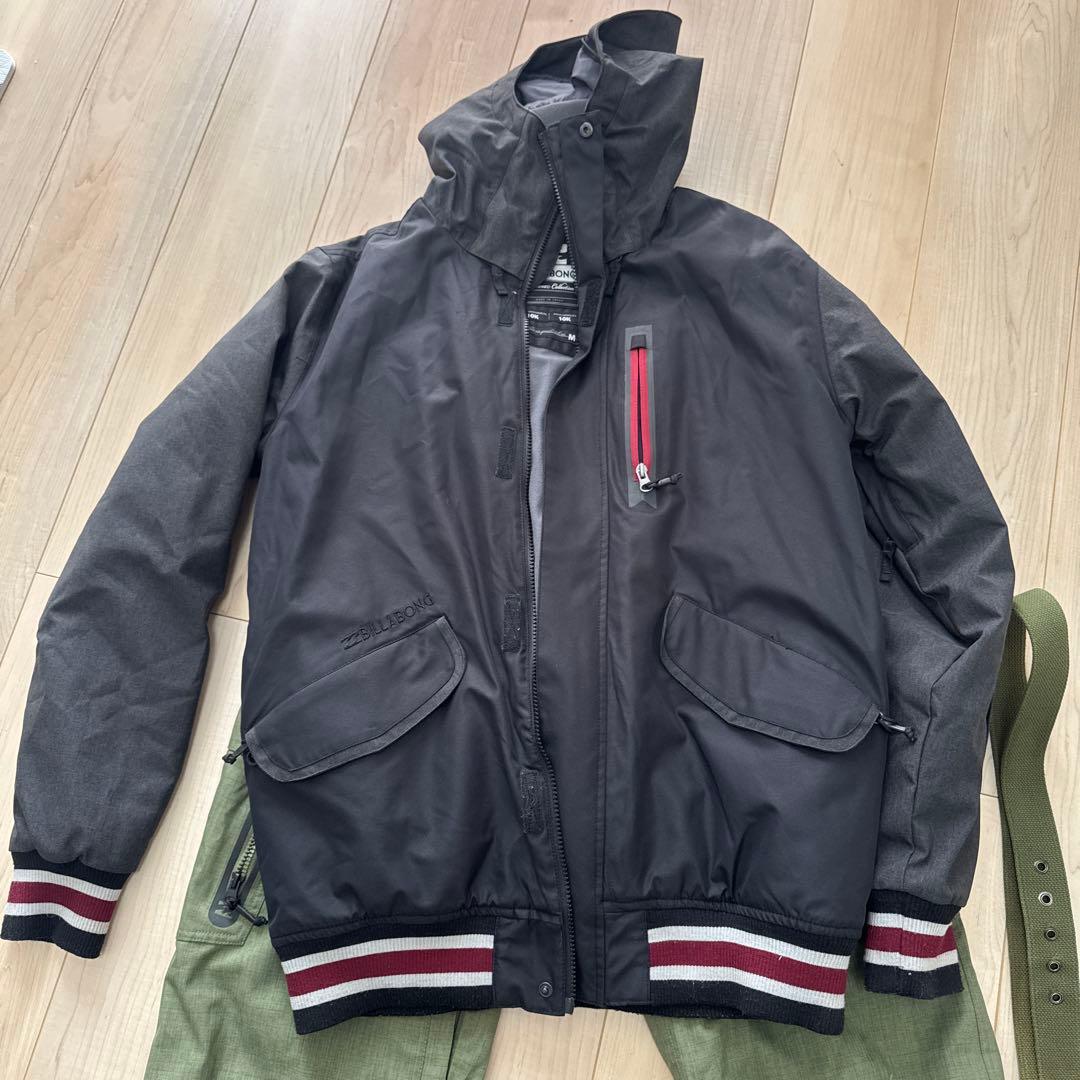 最終値下げ良品BILLABONG ビラボン　スノーボードウェアMサイズ上下ベルト