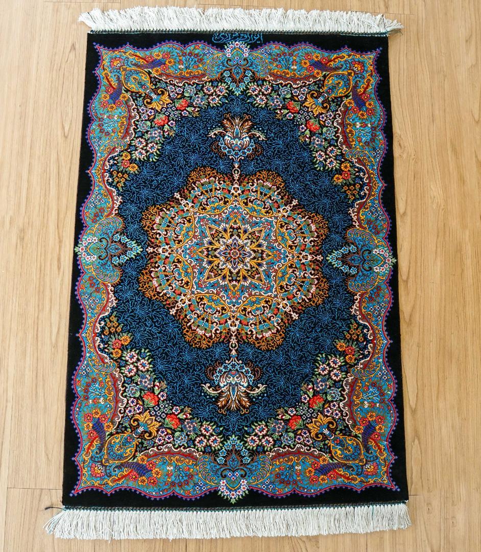 ペルシャ絨毯クム産 ムサヴィ工房　シルク