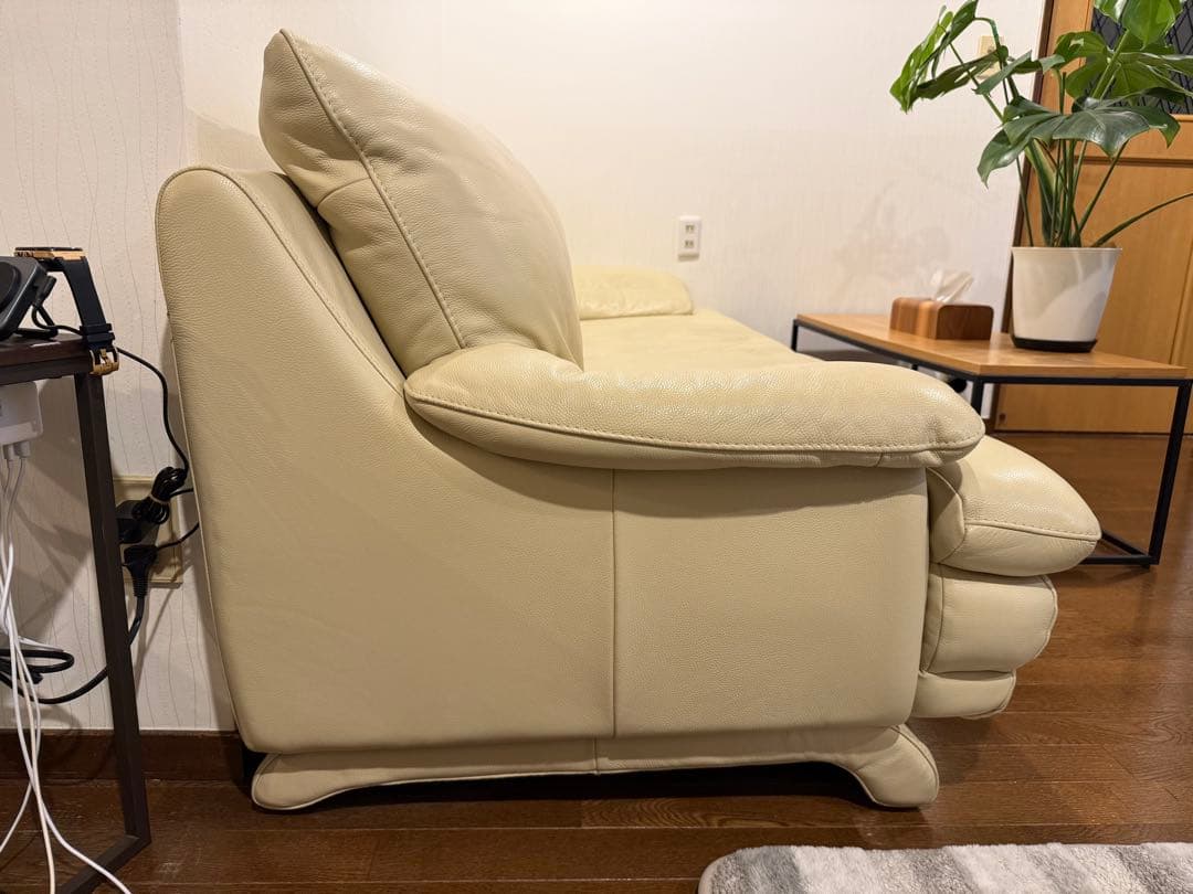 本革　3人掛けソファ　シュシュウ