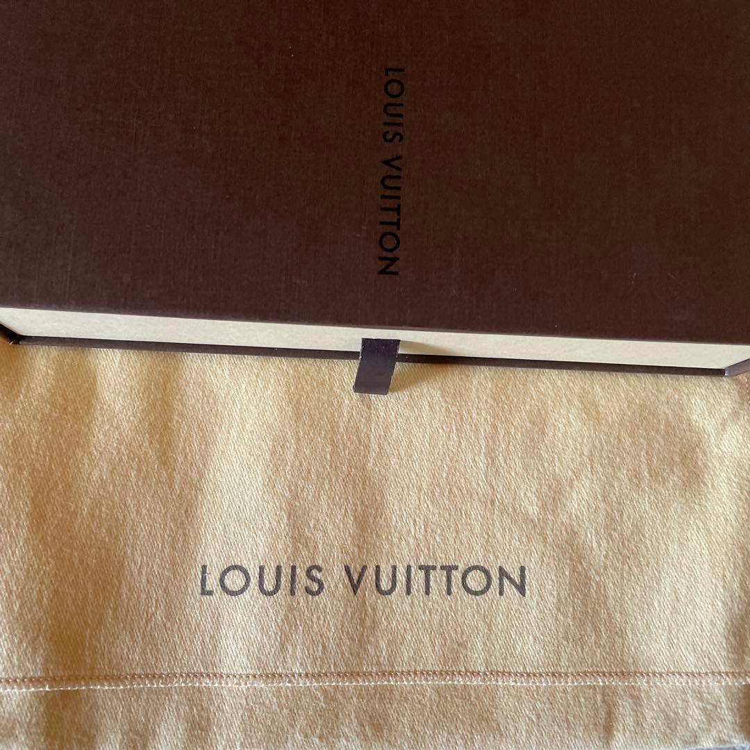 ルイヴィトン エピ 長財布 黒 箱 保存袋付 正規品