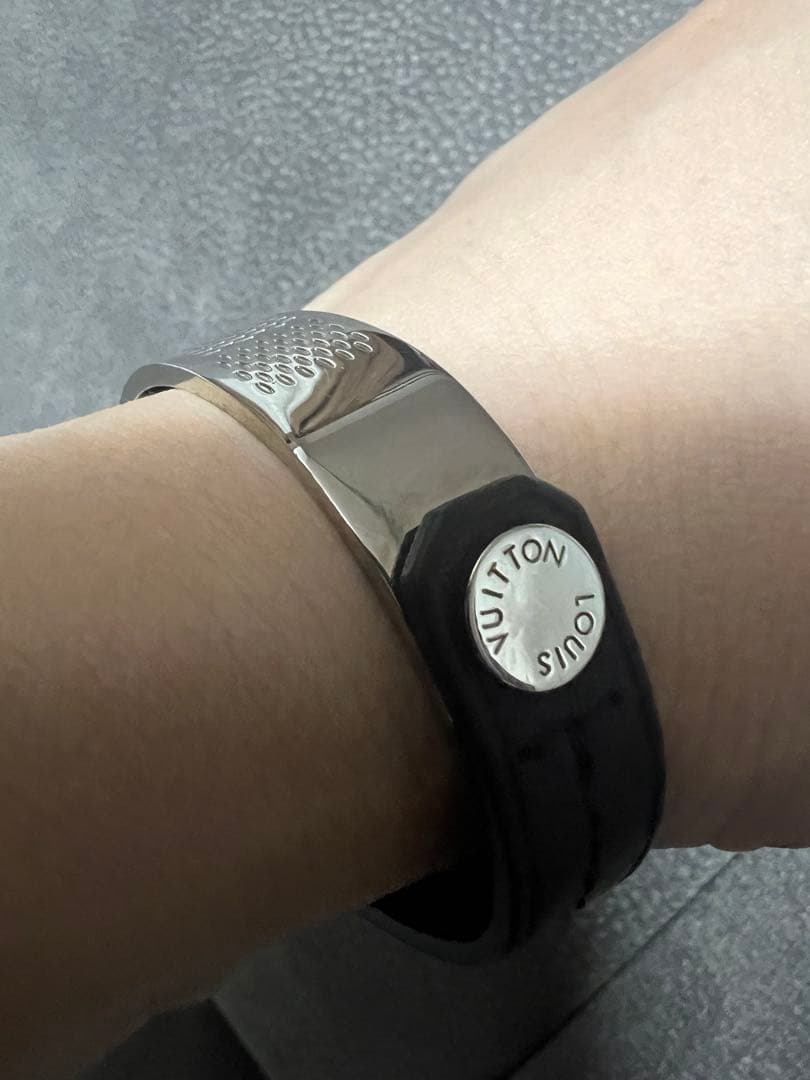 ルイヴィトン　シルバー レザー バングル　ブレスレット（中古品）