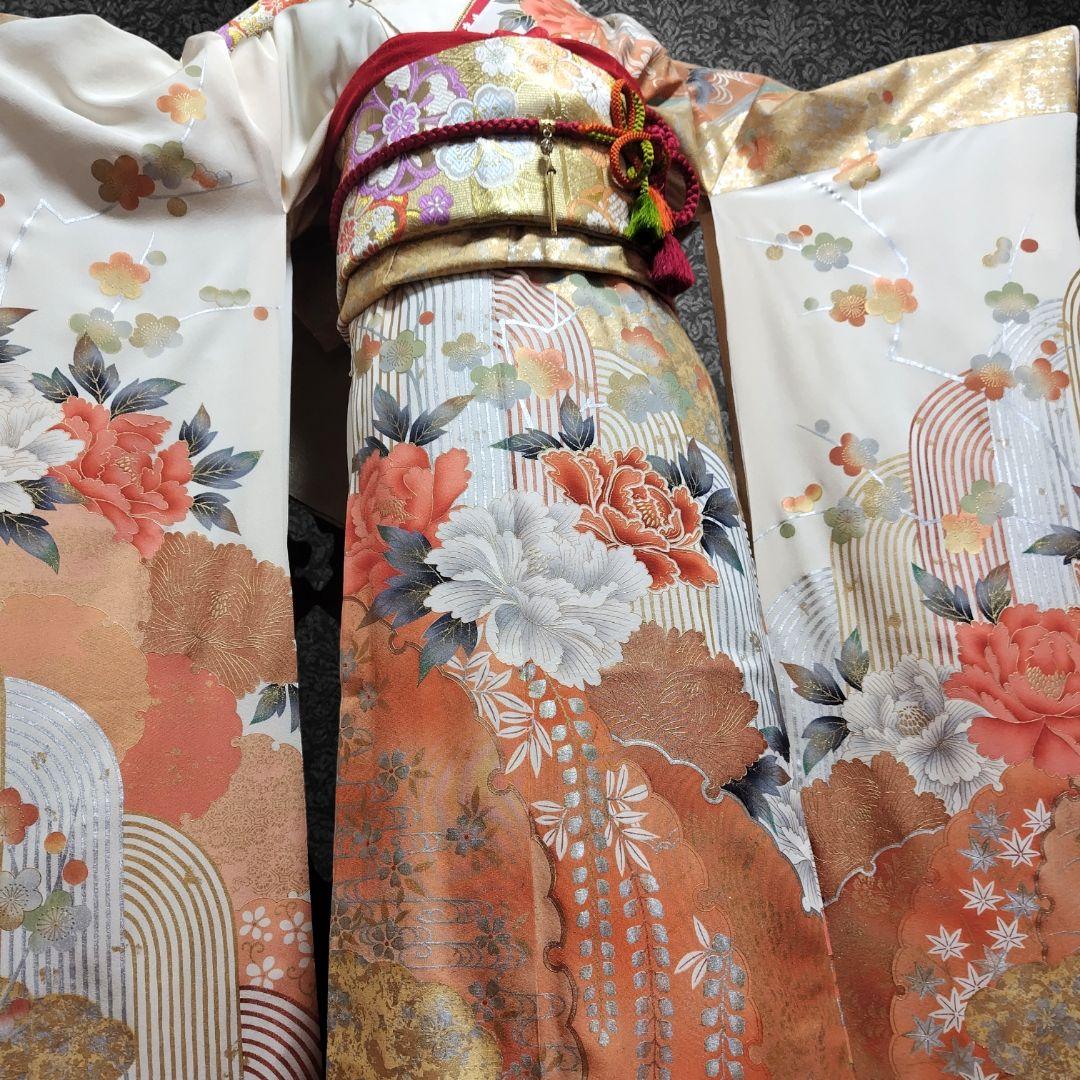 振袖フルセット(7点)・成人式・金銀彩加工・くすみ・白・古典柄・大輪牡丹
