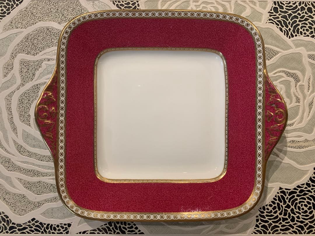 ウェッジウッド　ユーランダー　パウダールビー　プレート　金彩　黒壺　27×24