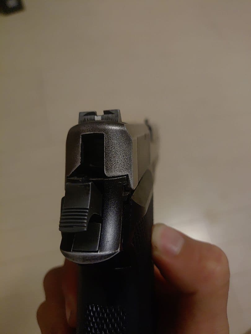 SIG P220 リアル塗装　陸上自衛隊仕様9mm拳銃